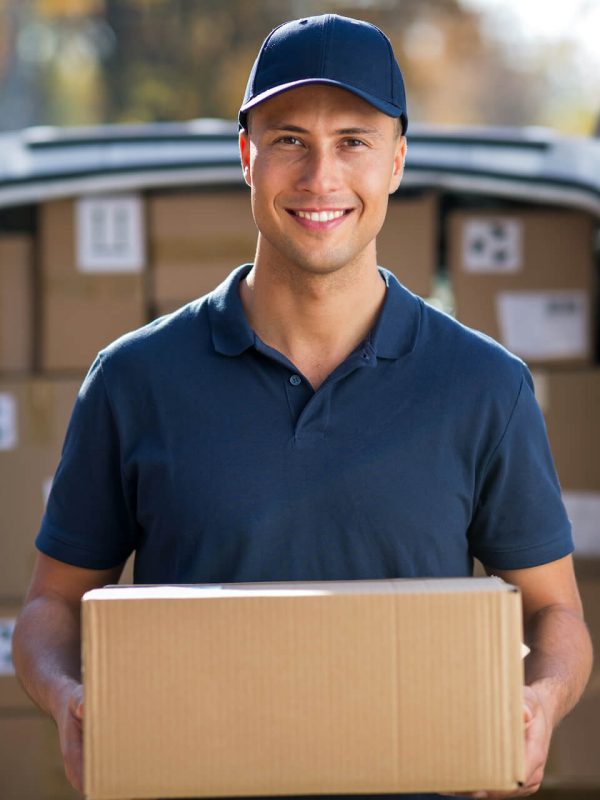 5ec3be4d5f419326504f0df6-5ec3bdb621eab76e73a591ea-smiling-courier-20-1